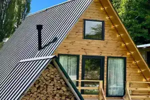 Mestia Sunrise Cottage, 1BR Mountain Stay Svaneti, Mestia
