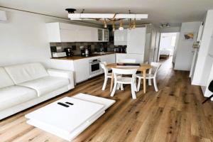 GARE, T2, Vue Bastille et Belledonne, climatisation, neuf Apartments, Grenoble