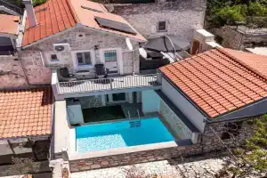 Beautiful Home In Guest house, Betina