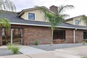 3 BR Urban Hideaway - Steps from Daily's TIAA Fld Apartments, Jacksonville