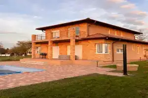 Virág Vendégház Guest house, Balatonszarszo