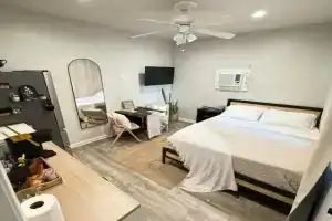 Cozy Guest house near FSU Trails and the airport, Tallahassee