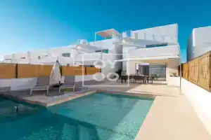 Villa Oasis del Mar Menor by OYOOSTAYS, Los Alcazares