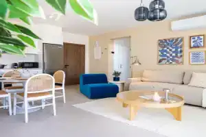 Jas Living - Chic Apts & Balconies in Apartments, Livadhia