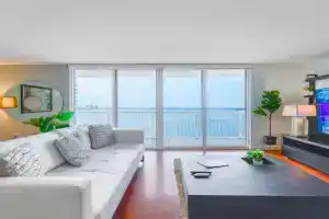 Luxury Oceanview in Brickell & Free Parking Apartments, Miami