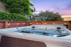 Sea View, Sauna, Hot Tub, Beach Bikes, Stream Guest house, Ventura