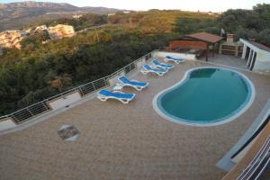 Belvedere Apartments with Seaview, Bar