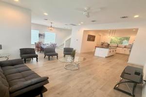 Beautiful Townhome near Downtown HTX and Med Center Guest house, Houston