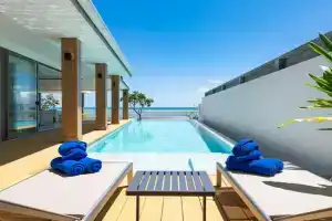 Villa Frangipani - Beachfront Oasis Private Pool, Laem Set Beach