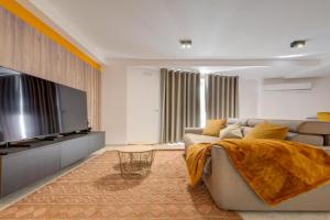 Seaside St'Julians Studios with Private Balconies by 360 Estates, Pembroke