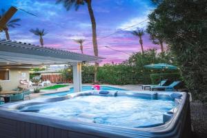 Saltwater Pool - HotTub - Games - Good Vibes Only! Guest house, Indio