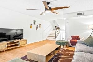 The Capri Villa - Stay for 6, Tampa