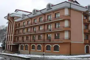 Krishtaleviy Palats 4 korpus Hotel, Truskavets
