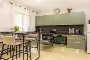 Stylish Central Apartment Near University & a Few Minutes to the Promenade by QuickTrips, Msida
