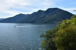 COMO LAKE Prestigious and historic apartment, Lenno