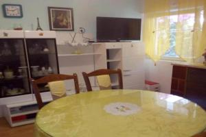 One Bedroom Apartment with Balcony and Sea View, Podaca