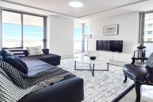 Skyport Retreat 3 Bed w 2 Parking Airport Apartments, Sydney