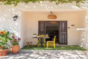 Nomad's Nook - Mediterranean Boho Escape Apartments, Polis Chrysochous