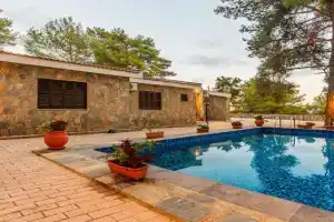 Villa Penelope, Platres