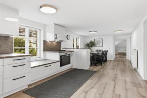 BackHome - MAISIONETTE - 120qm - Fantastische Schlosslage - SmartTV - Waschmaschine - Netflix - 24h Checkin- Apartment 4, Ludwigsburg