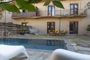 AS Sant Domènec Pool&Bike Apartments, Girona