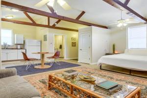 Walkable Studio 1 Mi to Riverwalk and Dtwn, Bradenton