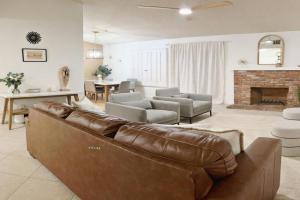 Casa del Sol Pool, MiniGolf, BBQ-Walk to Festivals, Indio
