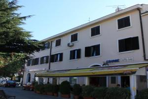 Apartments with parking space - 7265, Porec