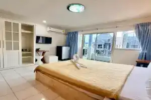 Om Sab House, Patong