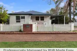 The Corner Cottage - Quaint & Cosy Charm, Wagga Wagga