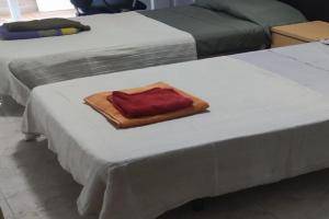 Habitación en piso compartido Guest house, Sabadell