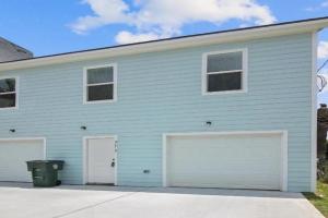 Family home with game room near downtown, Galveston