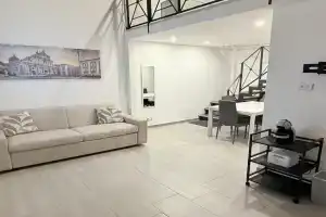 DM Rooms, Misterbianco