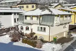 Chalet Skilift - Lake View by All in One Apartments, Zell am See