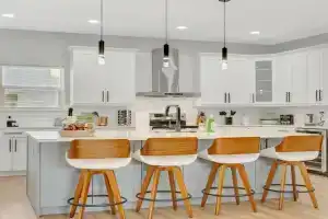 4br3ba Modern Sleeps 10 8 Minutes to Raymond James Guest house, Tampa