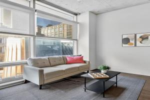 Towers at Opop 401 Spacios and Cozy 1 bd 1 b Apartments, Saint Louis