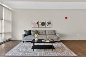 Towers at Opop 402 Spacios and Cozy 1 bd 1 b Apartments, Saint Louis