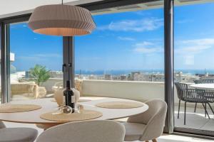 Higueron Sea View Penthouse 2BR, Mijas