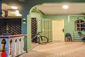 Lovely Six-Bedrooms Home at Bandar Sunway by HCK, Petaling Jaya