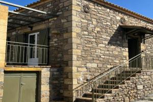 Stone House Bourgos, Koroni