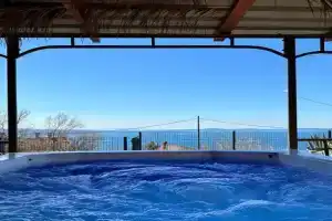 Cozy Home In Guest house, Podstrana