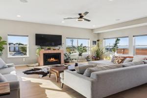 Family Fun Near Cedar Point - Rooftop Lake Views Guest house, Sandusky