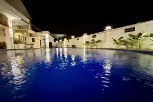 Botani Pool Villa 5R4B 14pax Karaoke BBq, Ipoh
