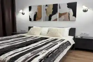 Studiya Melanzh mezhdu ARBAT i MEGA Park Apartments, Almaty