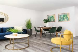 Luxury 2BR Apartment Great Area with Parking, Glendale