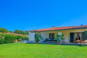 Holiday Home Marinella by Interhome, Pietrasanta