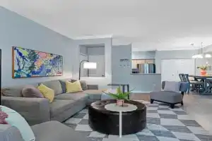 Spacious 1Bedroom Condo with Pool, Walk to the water, Clearwater