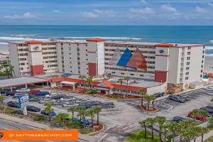 Amazing Studio Steps Away From The Atlantic Ocean!, Daytona Beach
