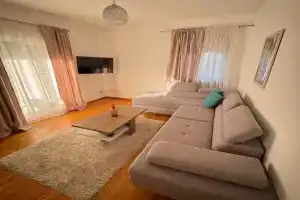 Bright & Modern Apartment in City Kvart, Podgorica