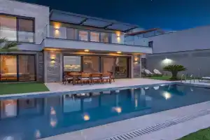 Villa Aktürk, Guemuesluek